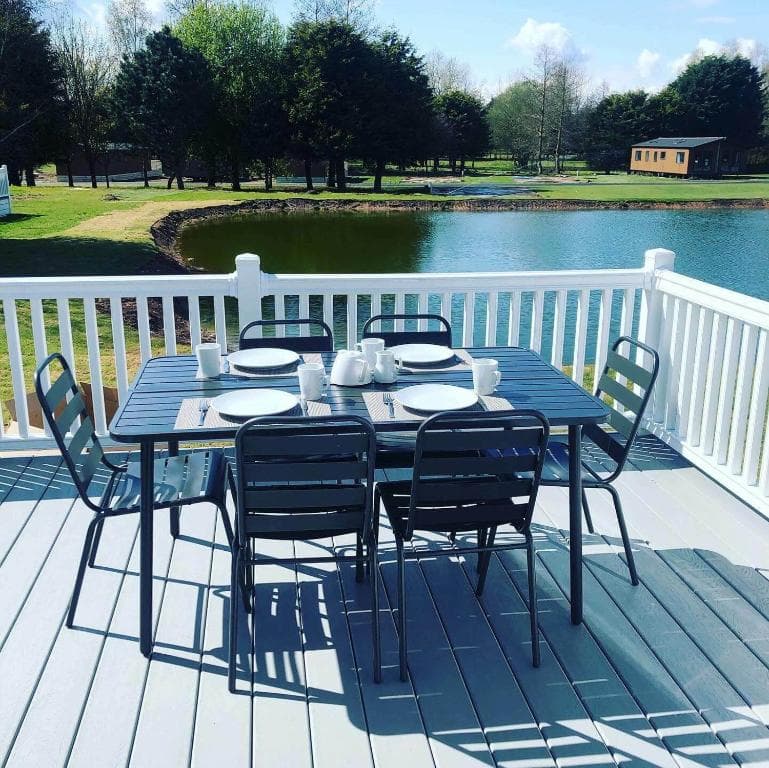 Accommodation at Hemingway Lodge with Hot Tub in allerthorpe
