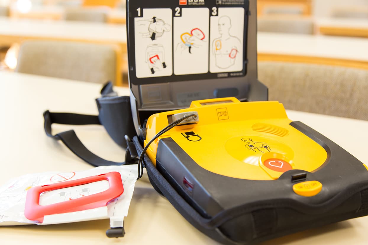 Defibrillator