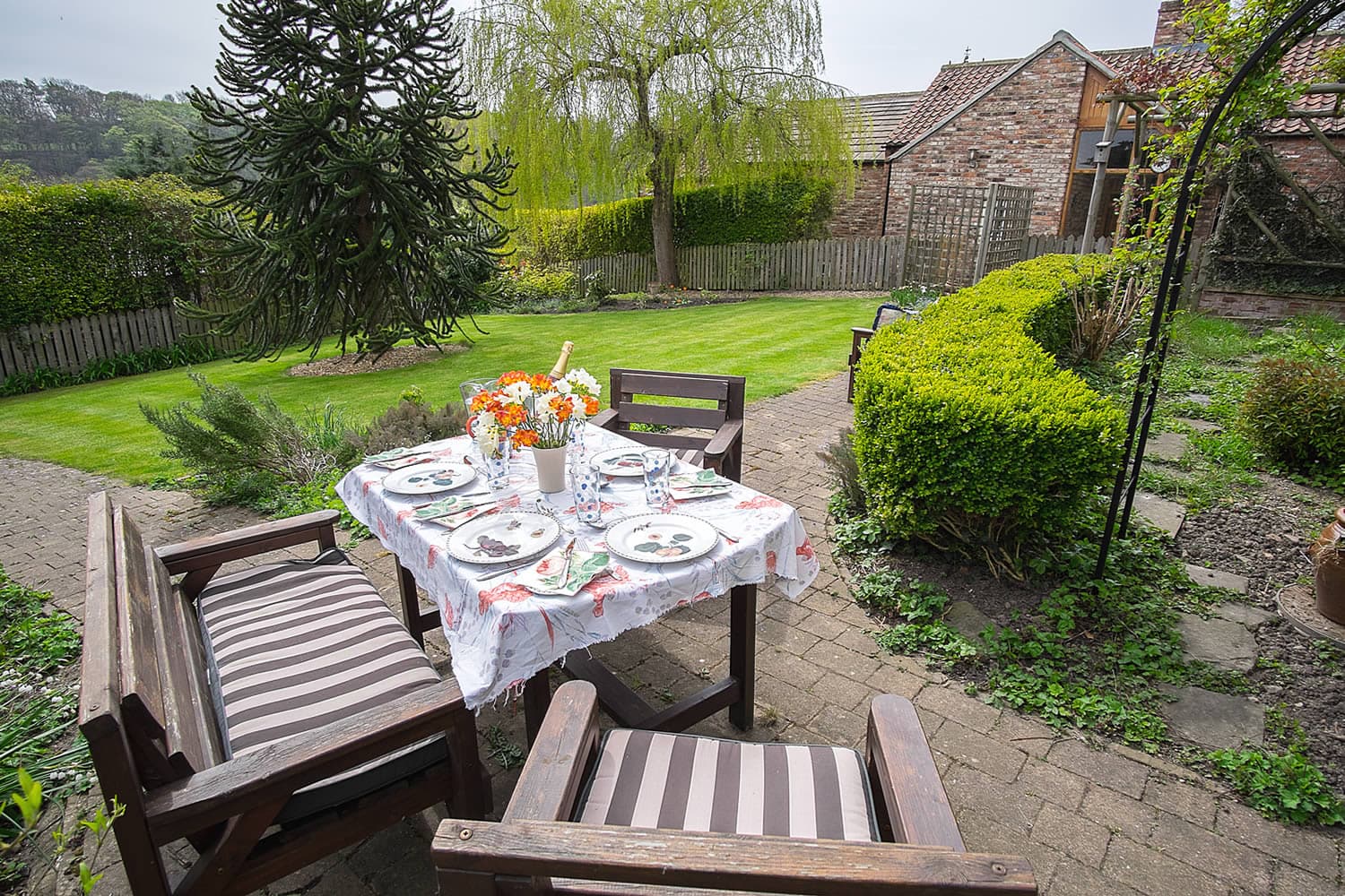Accommodation at Garden Cottage in ilkley railway station