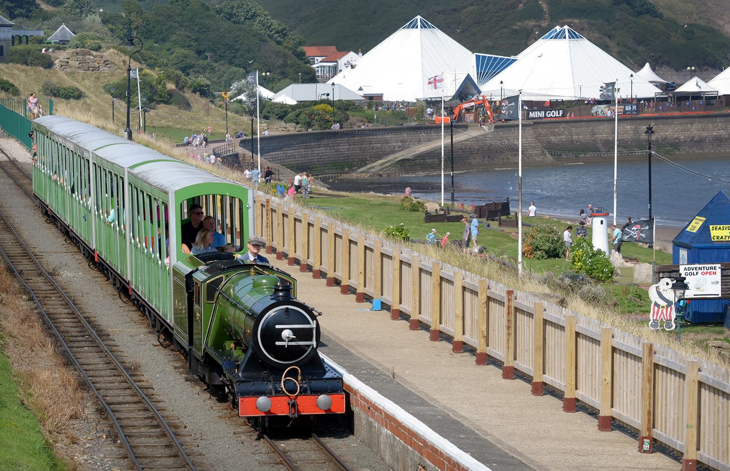 North Bay Railway - Tour in scarborough