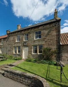 Accommodation at Wheatsheaf Cottage in egton