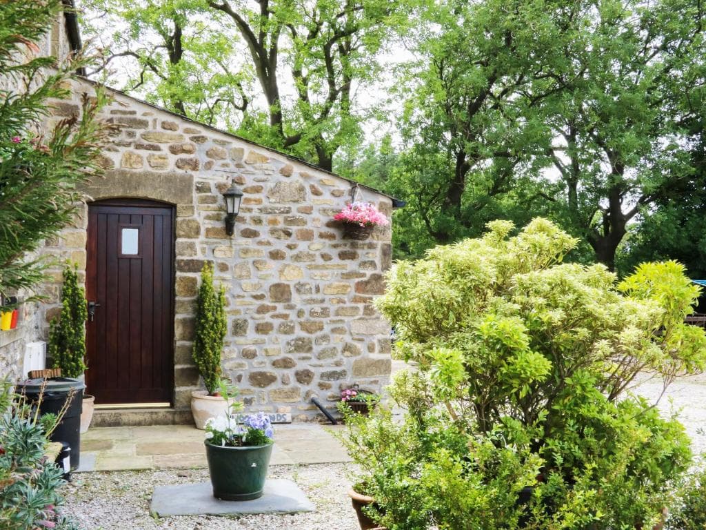 Accommodation at Woodlands, Skipton in halton west