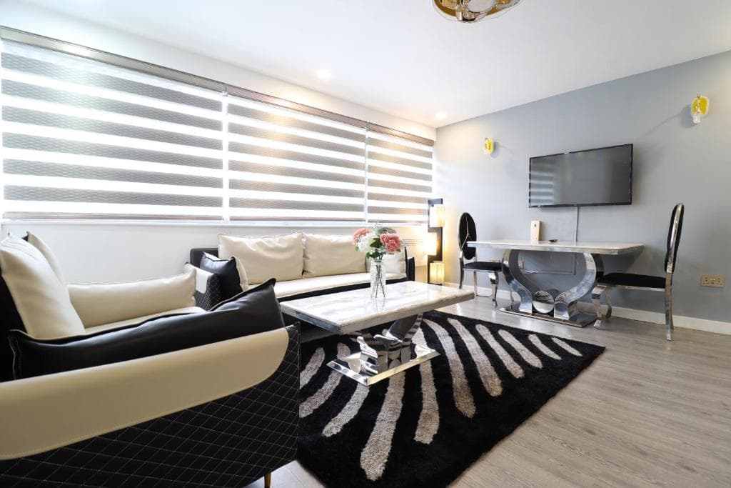 Accommodation at Queen Stay Apartments in sheffield