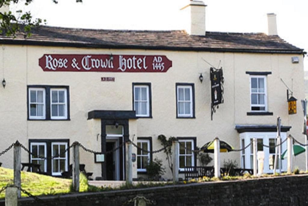 Accommodation at Rose & Crown Hotel in bainbridge