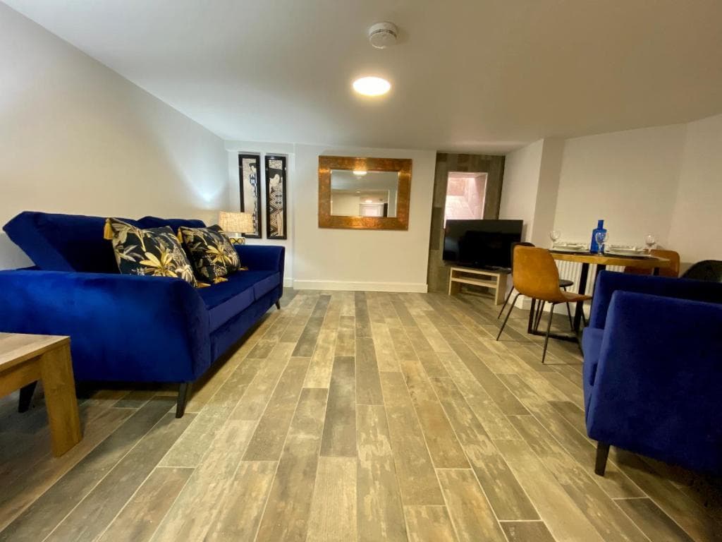 Accommodation at Coppergate Mews Apt 1 Stylish 2 bed 2 bath apartment private entrance Doncaster in doncaster