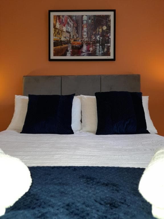 Accommodation at Ideal Apartment - Sleeps 6 - Parking in barnsley
