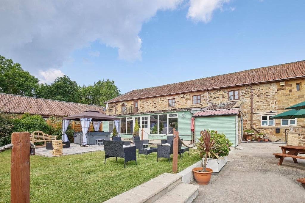 Accommodation at Host & Stay - The Arches Country House in marske
