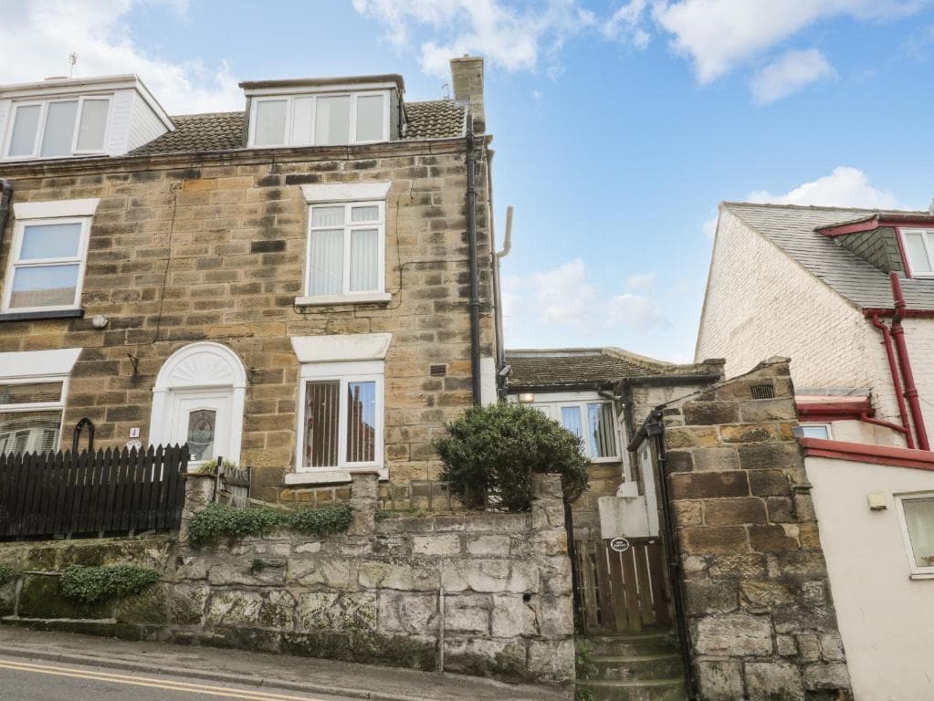 Accommodation at 5 Green Lane in whitby