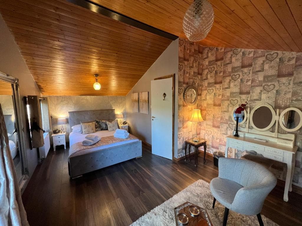 Accommodation at Squirrel Lodge at Owlet Hideaway - with Hot Tub, Near York in seaton ross