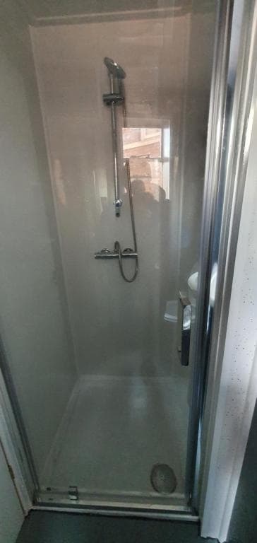 Accommodation at En suite single bedroom, close to city centre in sheffield