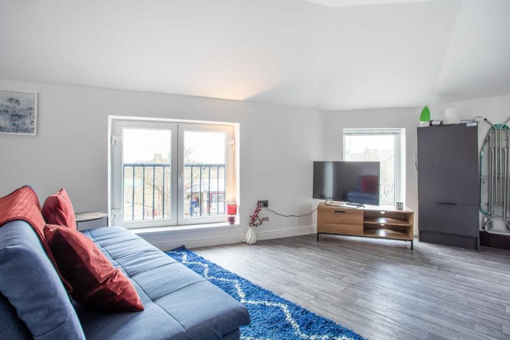 Accommodation at Fantastic 2 Bed Apartment close to Bradford Centre in bradford