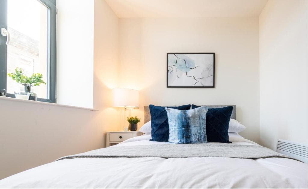 Accommodation at Stylish 2 bed apartment close to city in bradford