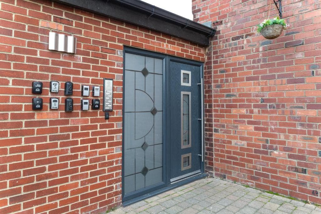 Accommodation at Modern apartment close to city centre with parking in leeds