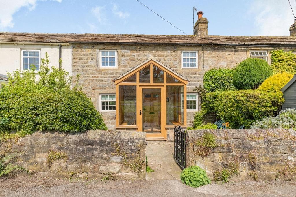 Accommodation at Bumble Cottage, Harrogate in darley