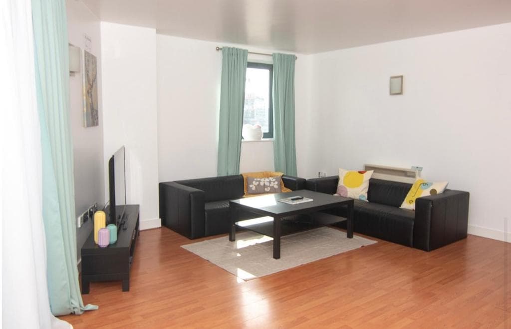 Accommodation at Central 2Bedroom Apartment With Secure Carpark in sheffield