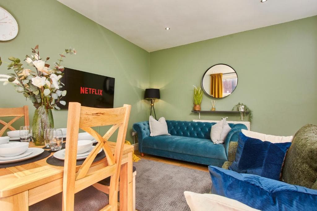 Accommodation at Fantastic 4BR 7-bed LEEDS House sleeps8 wParking in headingley