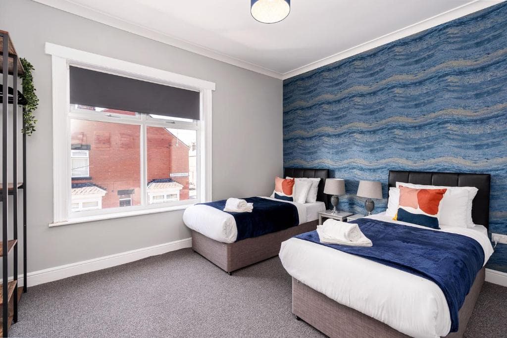 Modern&Central&Contractors&Free Parking&DSA