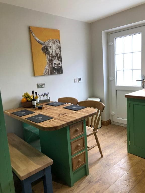 Accommodation at Hedgehog Cottage with garden in Bronte village! in haworth