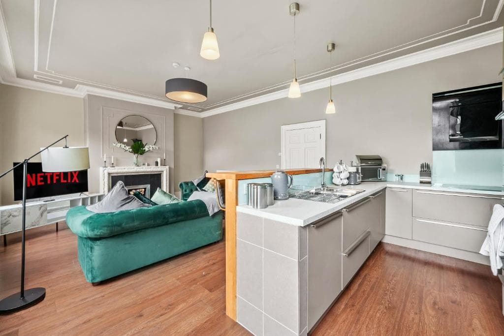 Accommodation at Designer Spacious Apartment in Yorkshire - Parking in wakefield