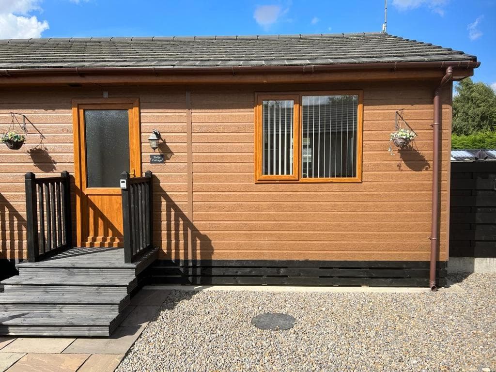 Accommodation at Tulip Cabin with Hot Tub in strensall