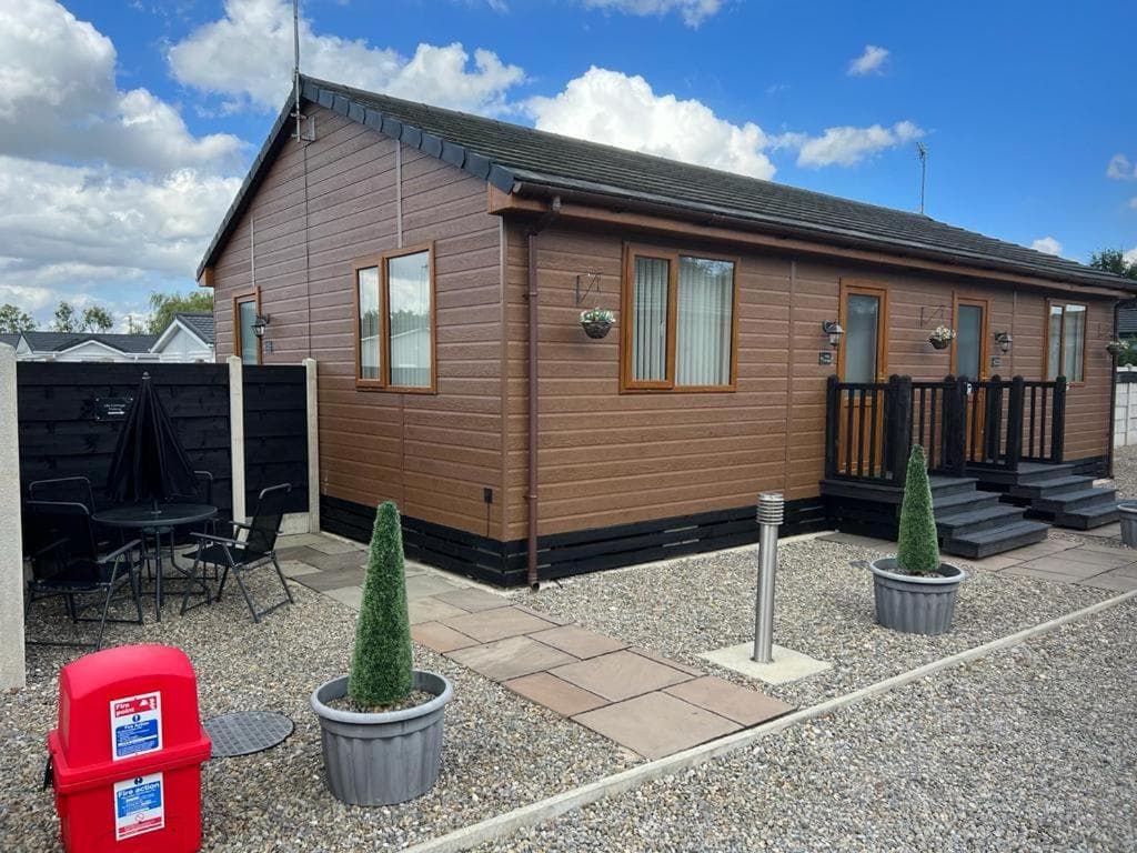 Accommodation at Lilly Cabin with Hot Tub in strensall