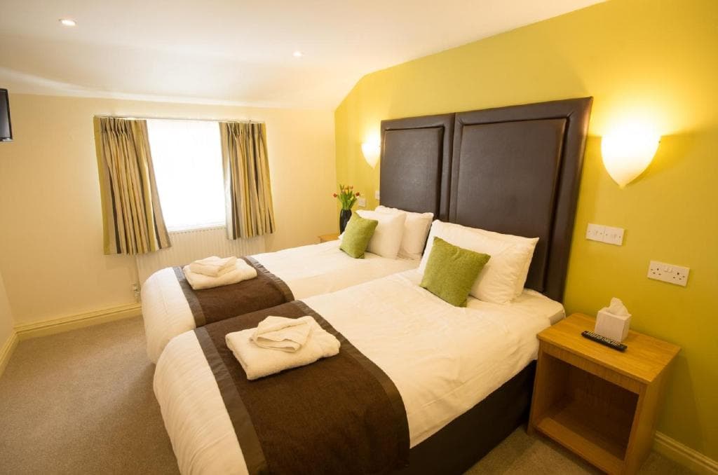Accommodation at Wakefield Limes Lodge in wakefield
