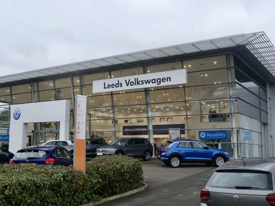Vertu Volkswagen Leeds - Car Dealers in beeston