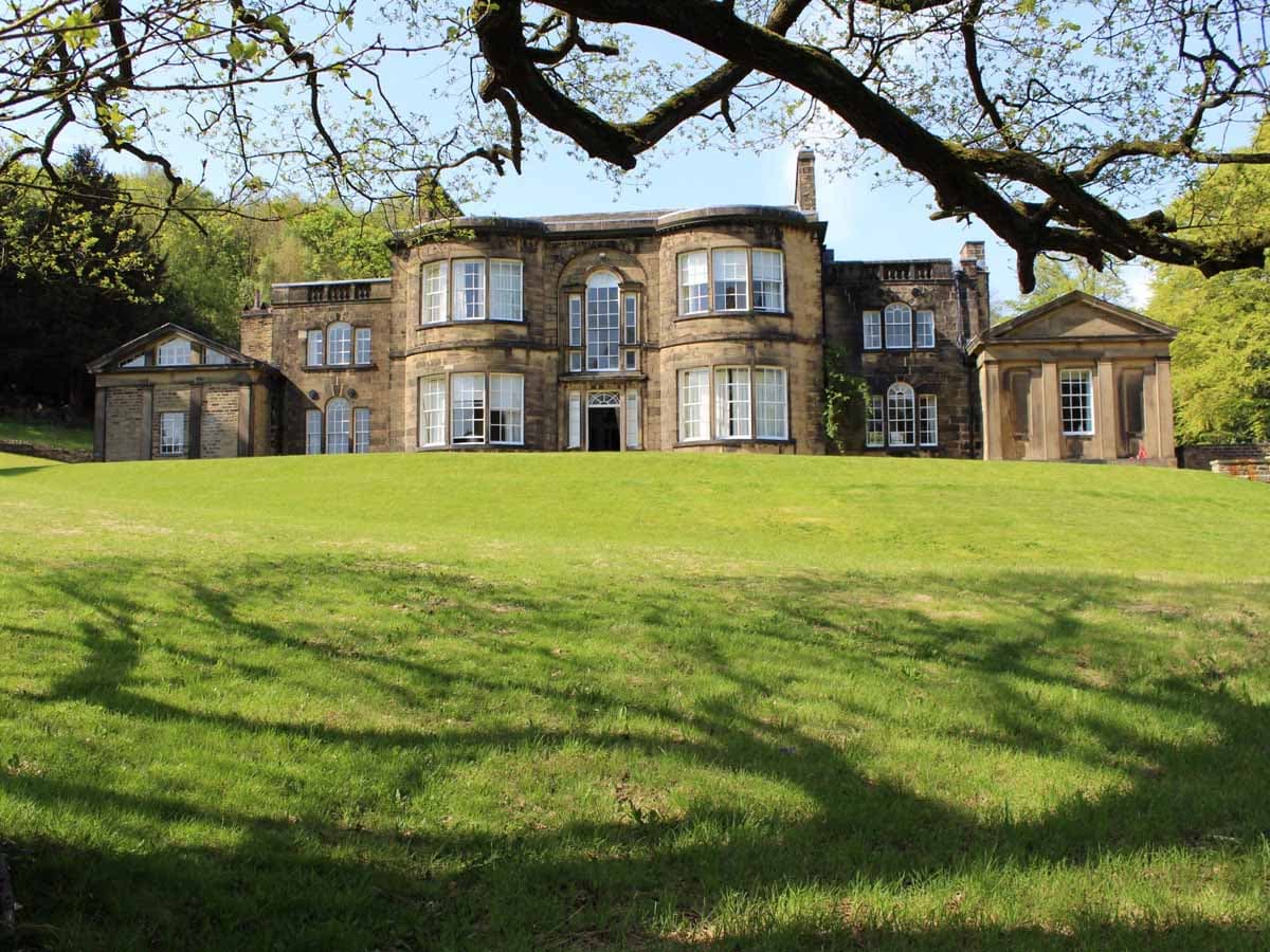 Big Domain - Lodge in exeter airport