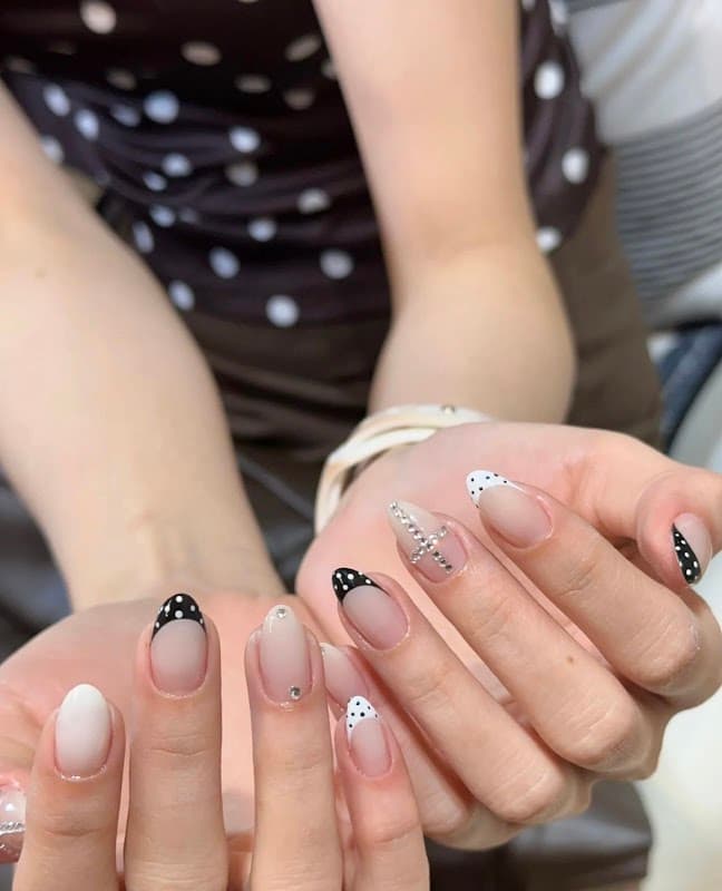 Elegant nails