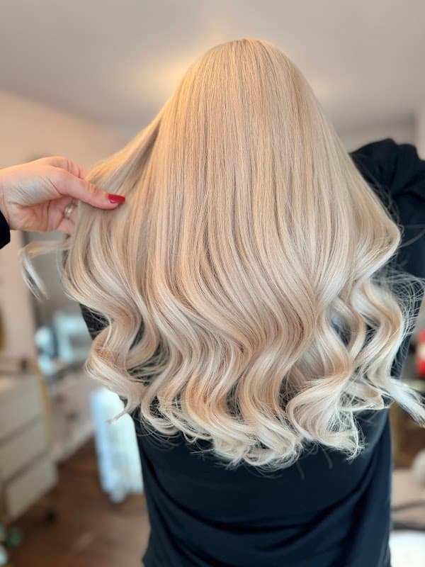 Mirale Hair • Beauty