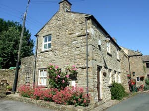 Accommodation at Cauldron Falls Apartment in west burton north yorkshire