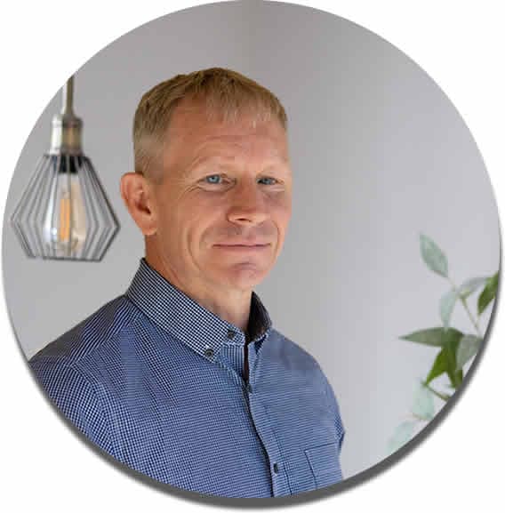 Simon O'Brien - Indigo Thinking - Sports Injury Clinics in chiserley