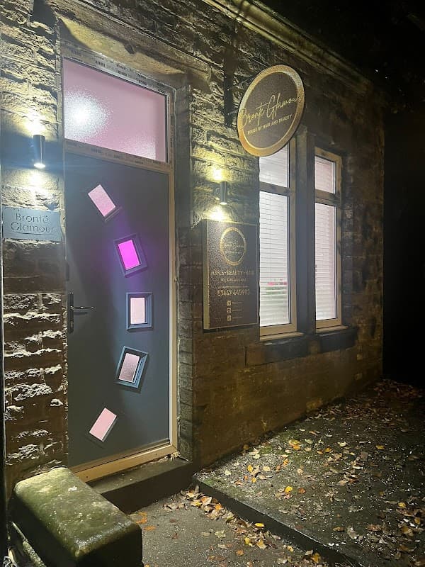 Bronte Glamour - Hair Salons in cross roads