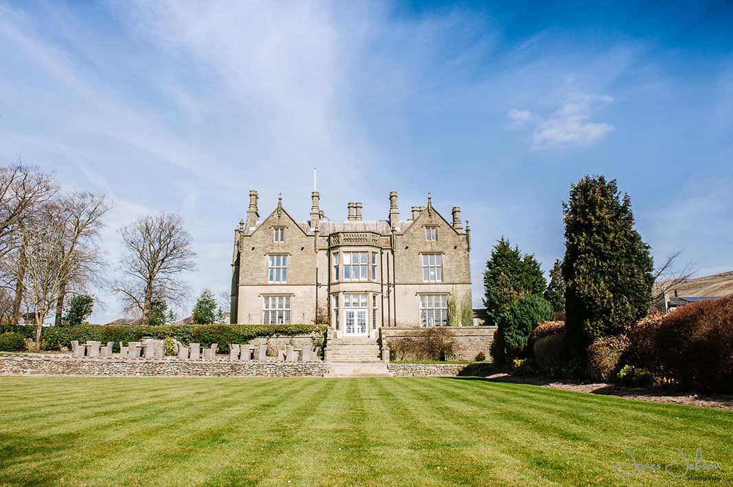 Falcon Manor