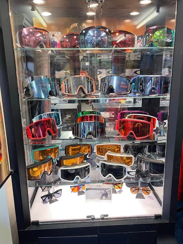 Ski & Sport Ltd - Sports Shops in greenhill
