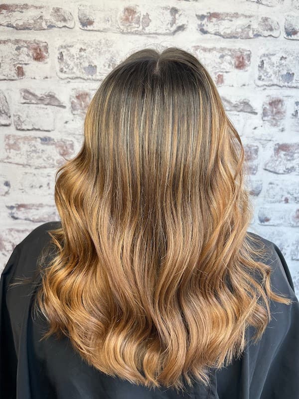 Headhunters Hair Salon