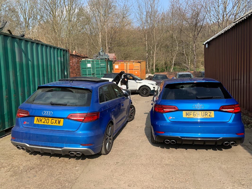Leeds car medic LTD - Garages in headingley