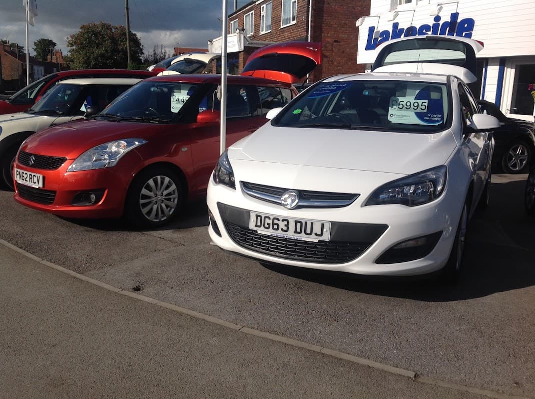 Lakeside Motor Co - Car Dealers in hornsea