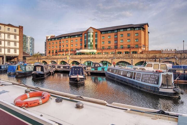 Accommodation at Sandman Signature Sheffield Quays Hotel in sheffield