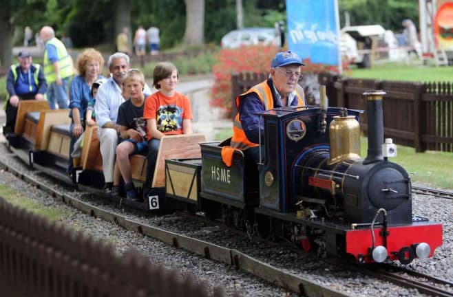 Greenhead Park Railway - Attraction in huddersfield
