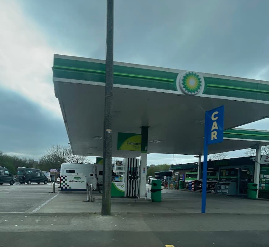 bp - Petrol Stations in leeds