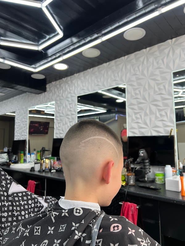 Alan's Barbers - Barbers in manor