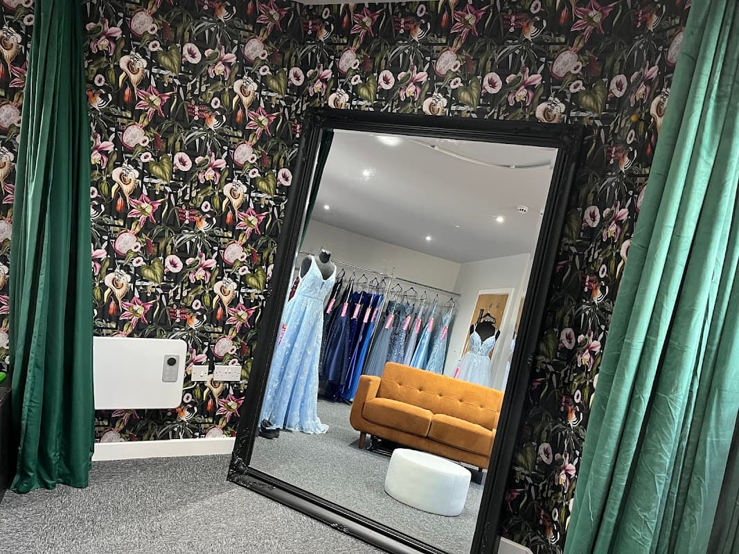 Prom Queen - Clothes Shops in mirfield