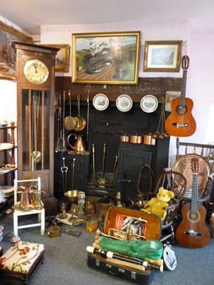 Richard Green Antiques - Shop in middleham