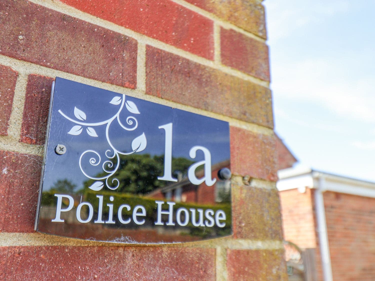 1A Police House — photo 2