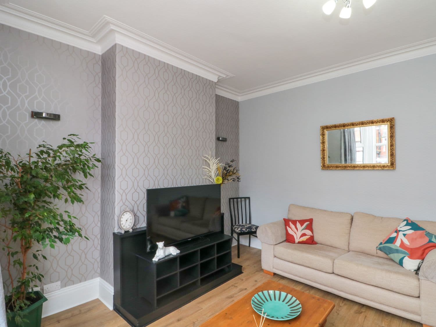 40 Ashville Avenue — photo 2