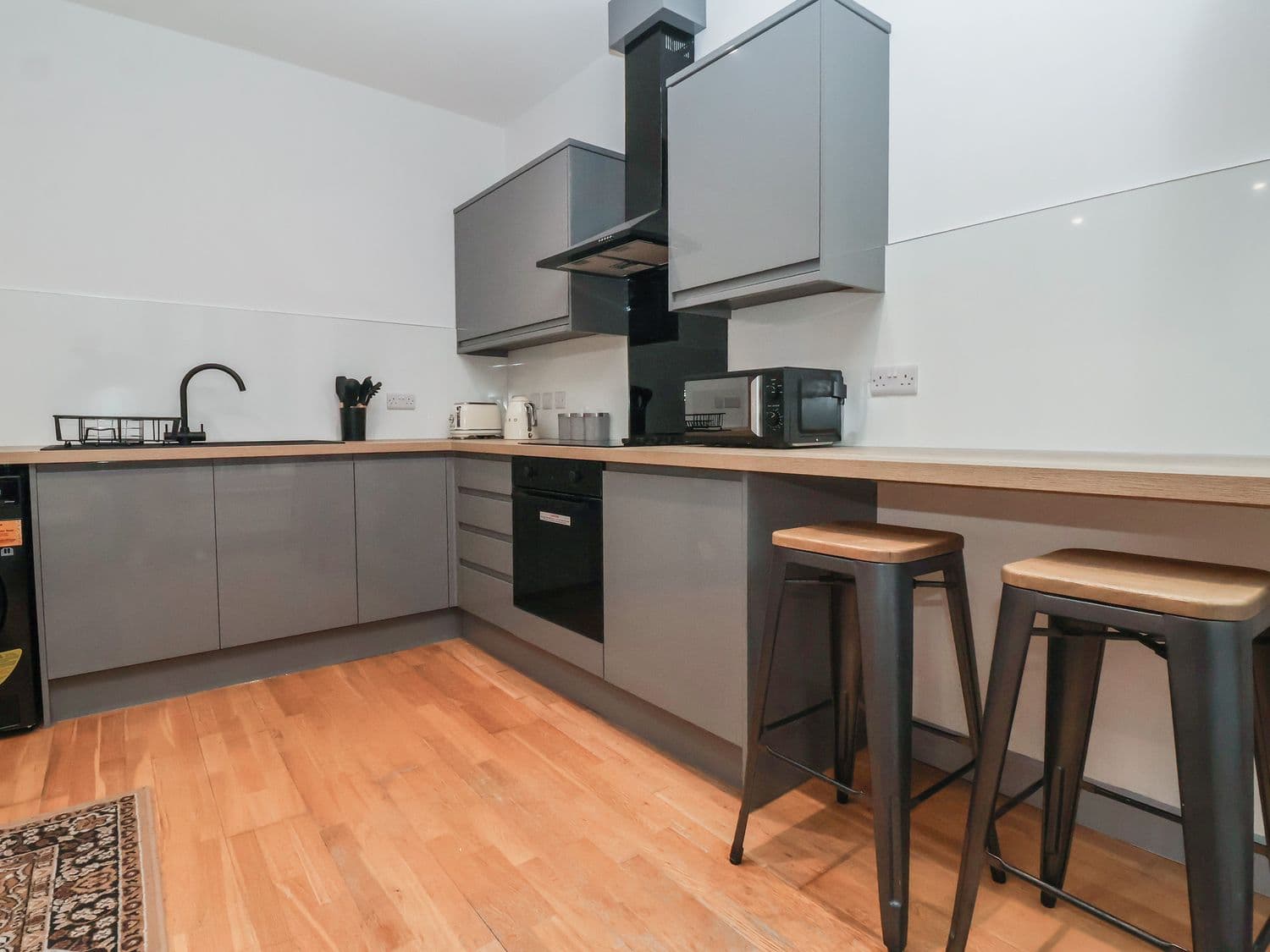 Apartment 9 — photo 2