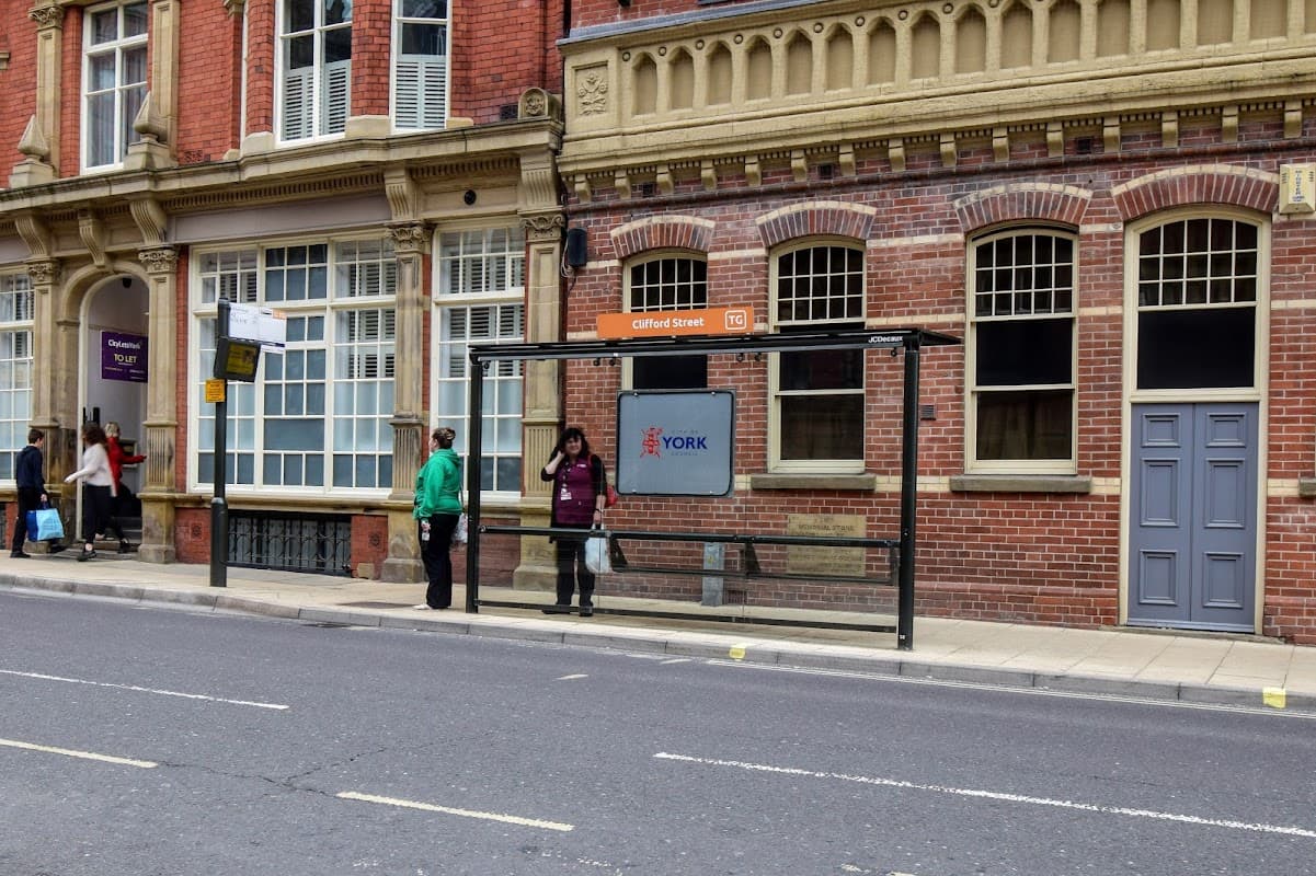 Clifford Street (Stop TG) - Bus Stops in york