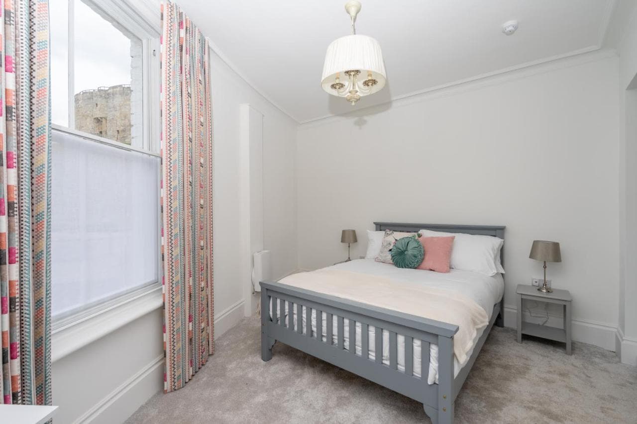 Peckitt Street Apartments — photo 8