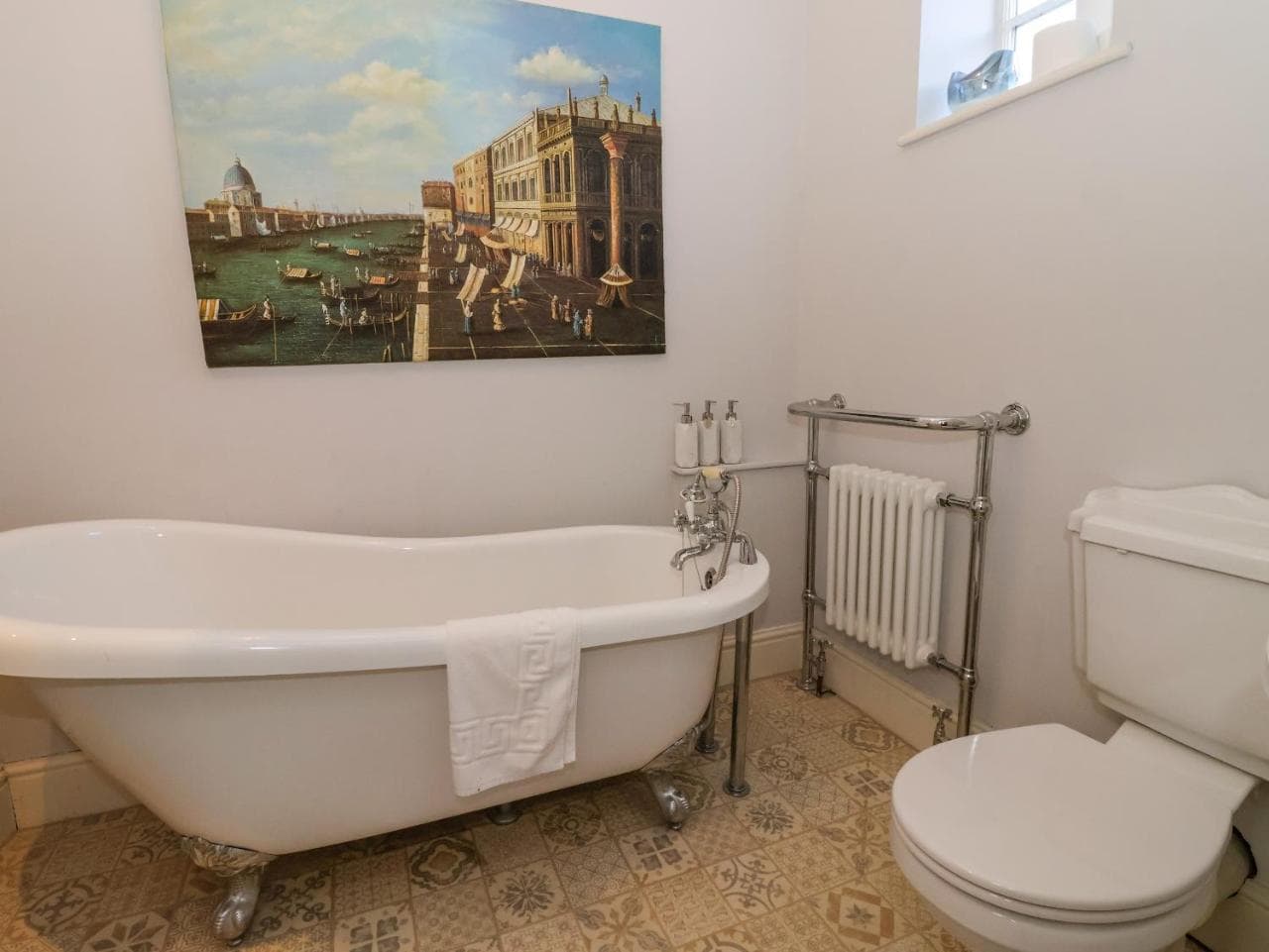 Servant's Quarters — photo 8